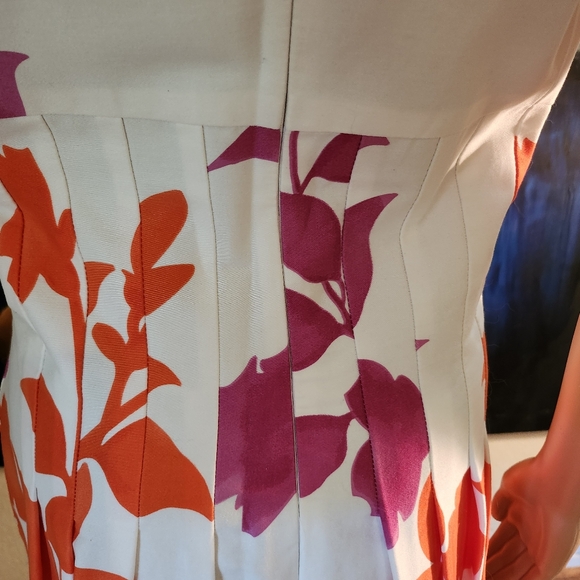 Colorful sleeveless pleated dress - Picture 8 of 13